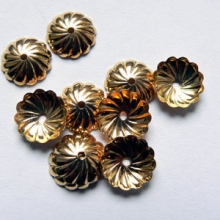 Gyöngykupak 8 mm arany bordás