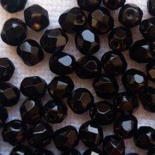Csiszolt gyöngy fekete 5 mm